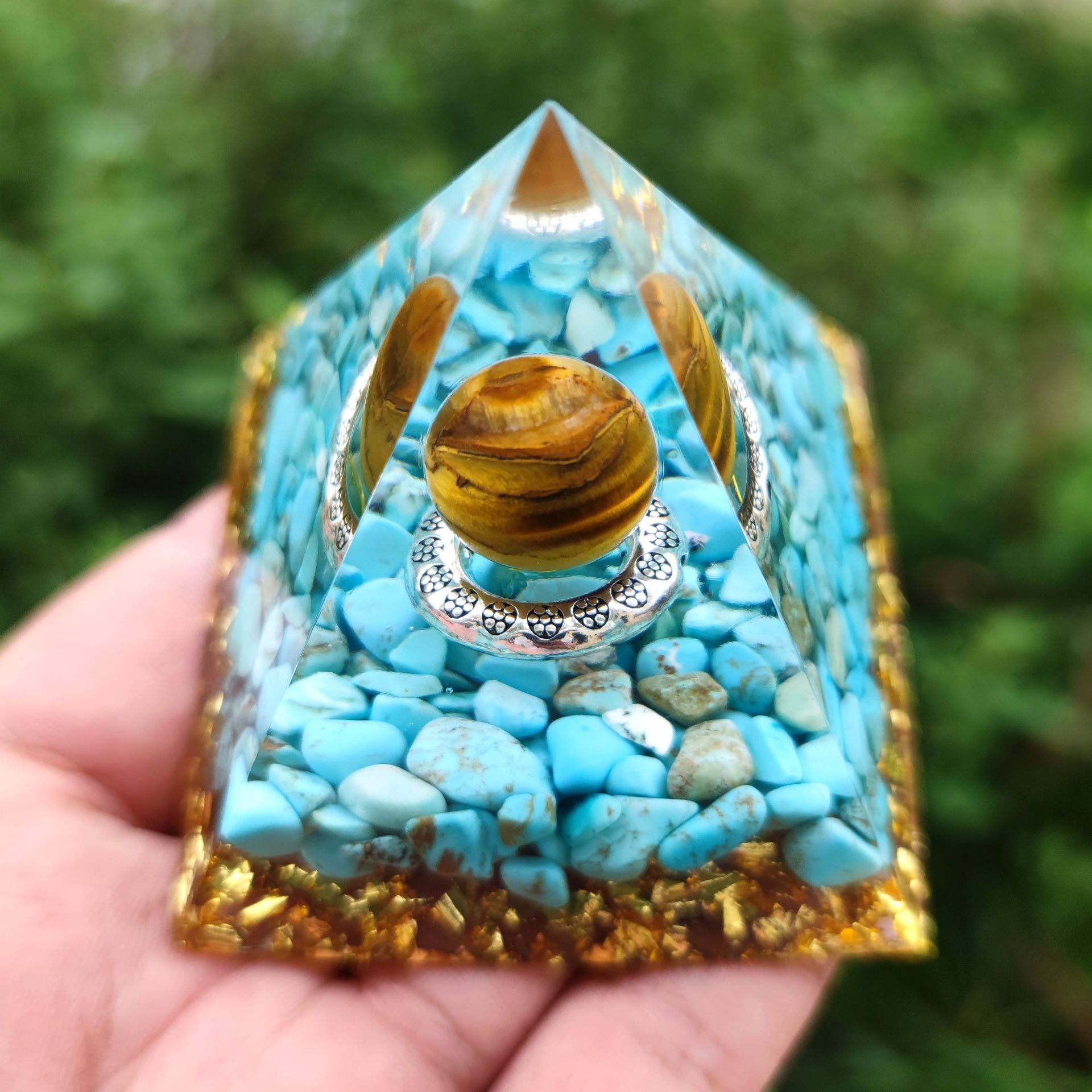 Pyramid Home Crafts Resin Tabletop Ornaments